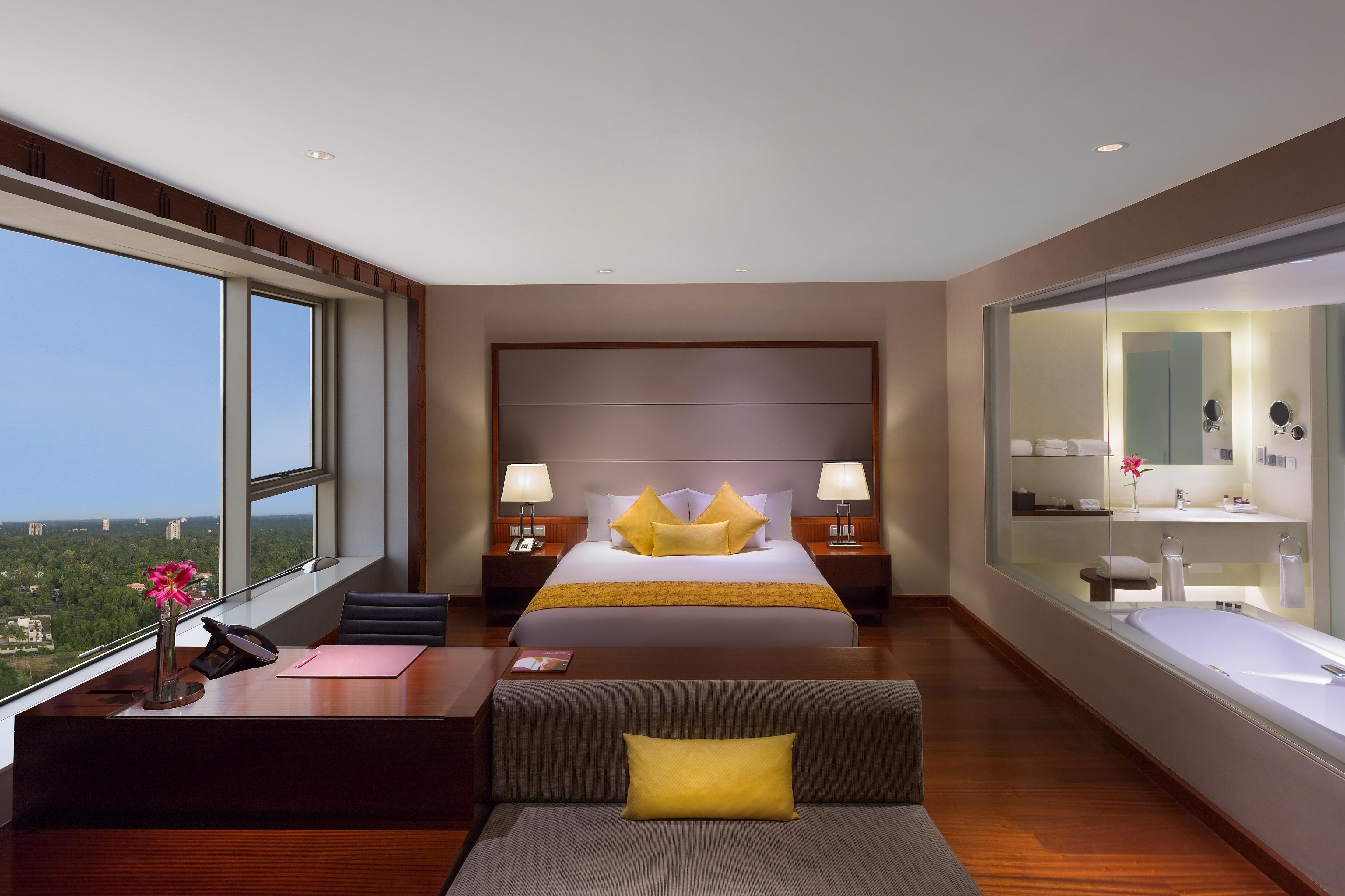 Crowne Plaza Kochi By Ihg Hotel Bagian luar foto Suite at the Taj Bengal