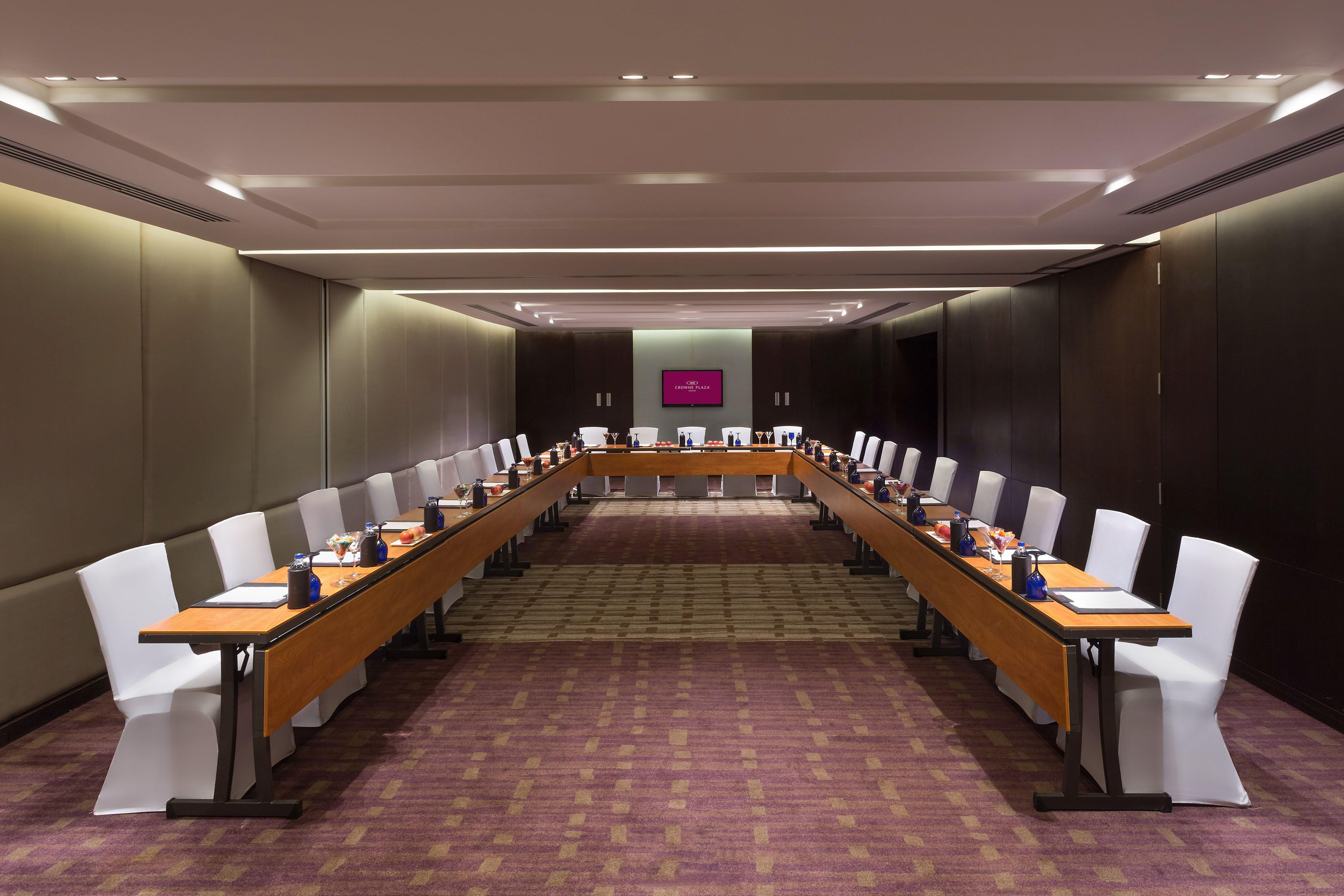 Crowne Plaza Kochi By Ihg Hotel Bagian luar foto Meeting room at the Renaissance Hotel, Bangkok