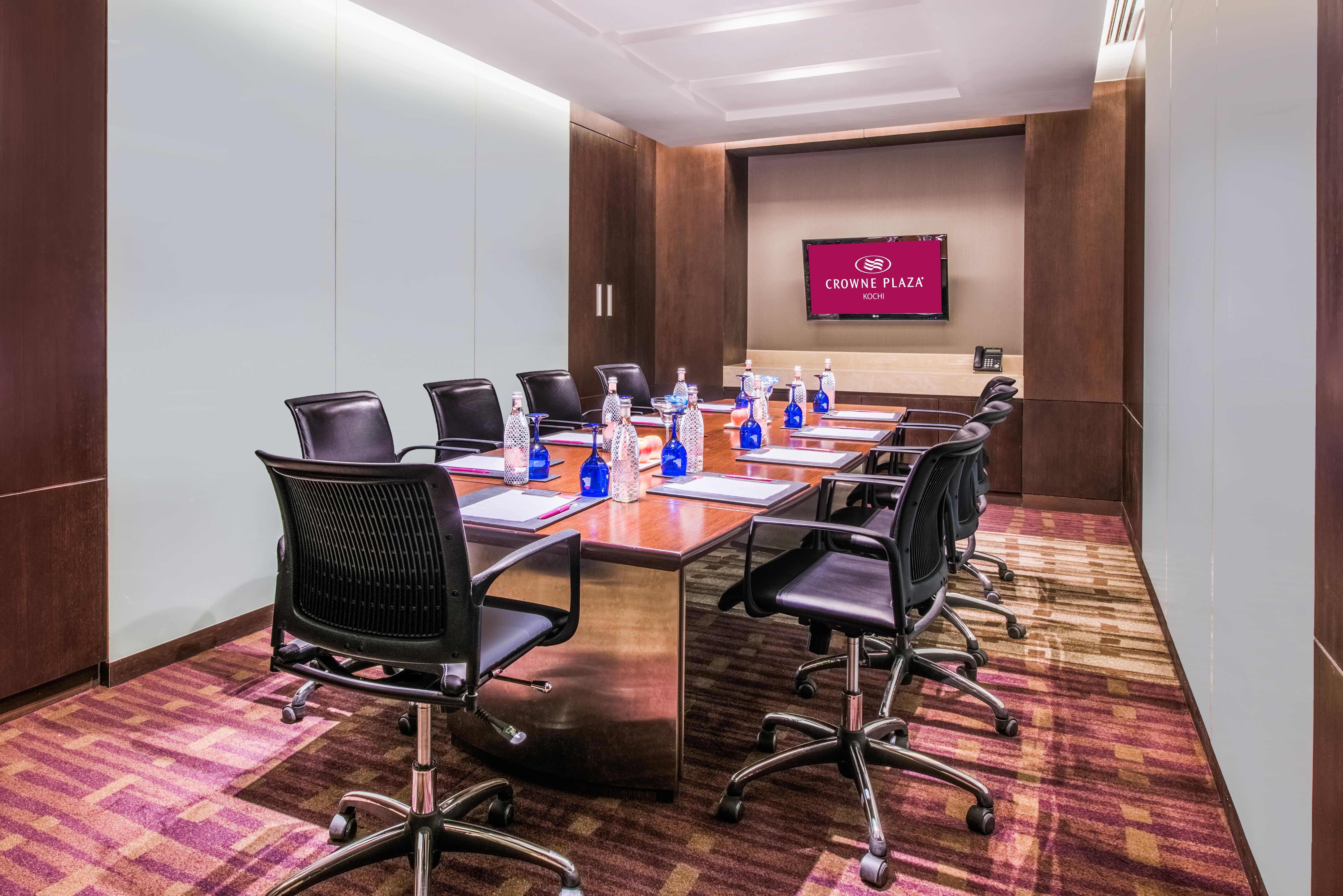 Crowne Plaza Kochi By Ihg Hotel Bagian luar foto Meeting room